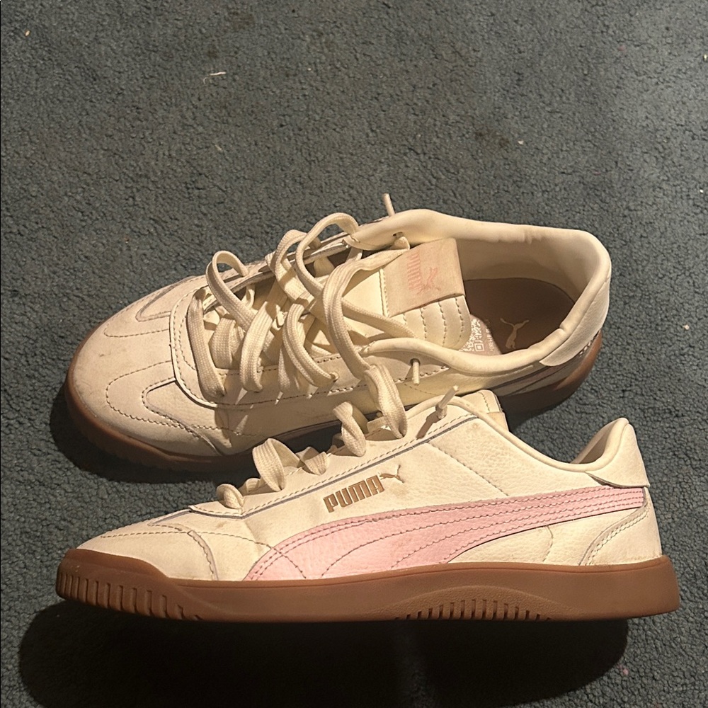 Puma Sneakers
